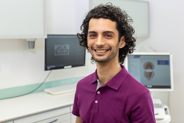 Zahnarzt Meerbusch – Nazer – Team – Arman Saberi Zahnarzt Meerbusch - Nazer - Team - Arman Saberi