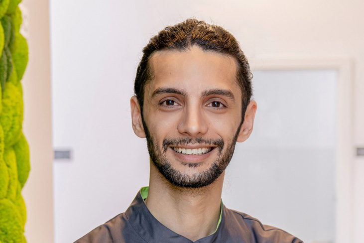 Zahnarzt Meerbusch, das Team: Portrait von zahnärztin Negin Nazer