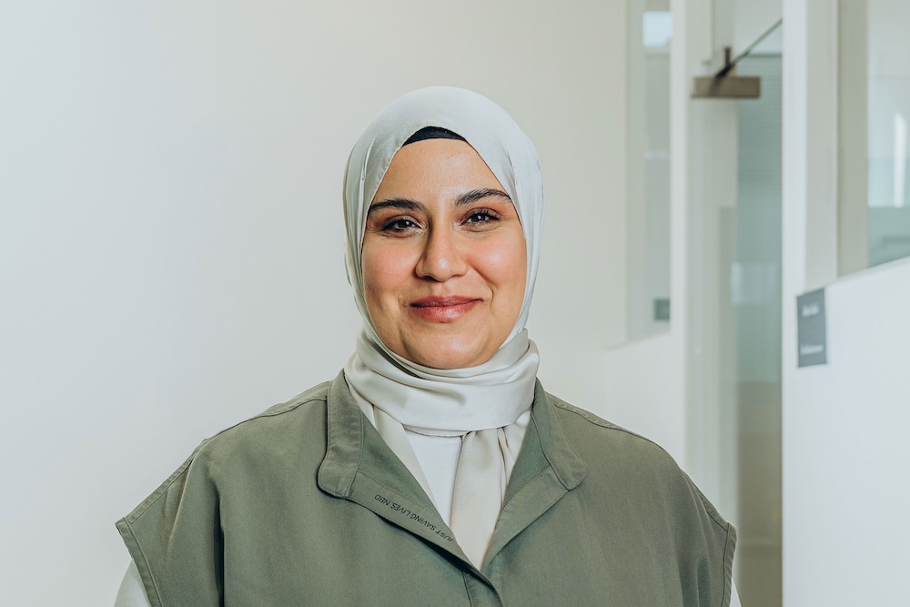 Aleyna Zahnarzt Meerbusch, das Team: Portrait von zahnärztin Negin Nazer